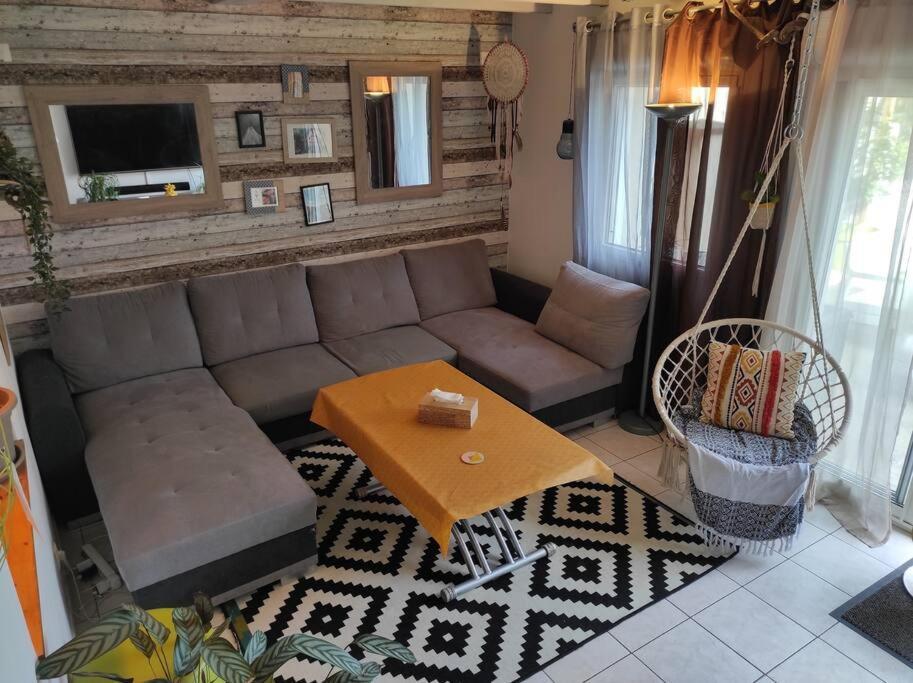 Chaleureuse Maison De Ville Avec Parking Gratuit Σινόν Εξωτερικό φωτογραφία